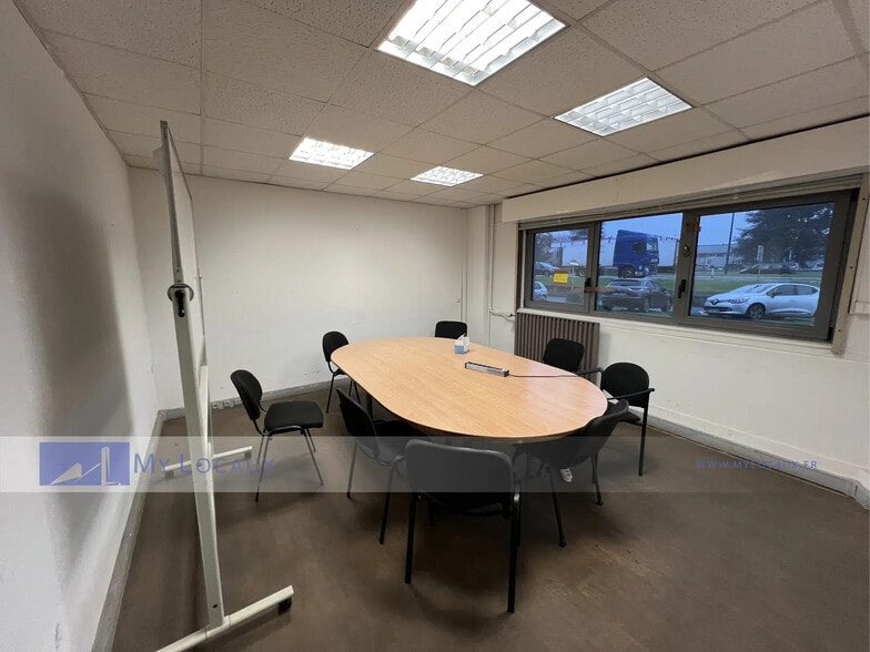 Flex in SAINT-OUEN-L'AUMONE for lease - Building Photo - Image 2 of 8