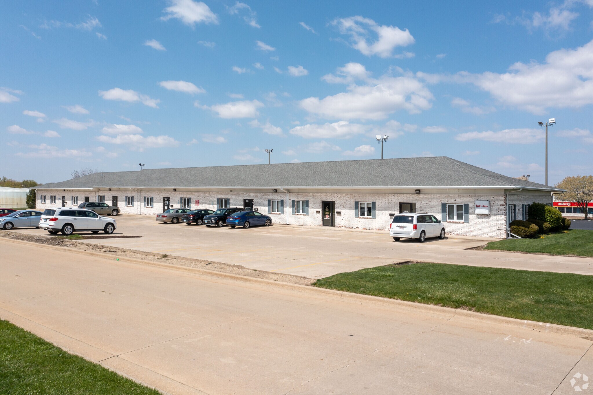 303 Landmark Dr, Normal, IL for lease Primary Photo- Image 1 of 6