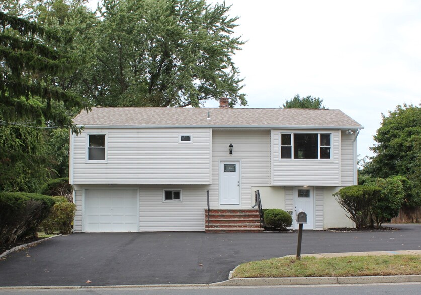 106 James St, Edison, NJ for sale - Building Photo - Image 1 of 1