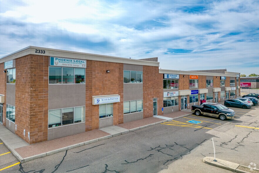 2333 18th Ave NE, Calgary, AB for sale - Primary Photo - Image 1 of 1