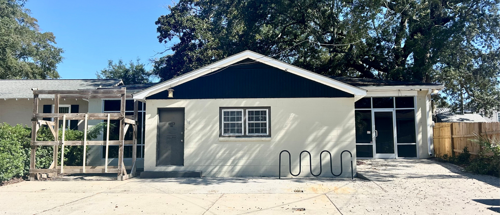 118 May Ln, Mount Pleasant, SC for sale - Building Photo - Image 1 of 14