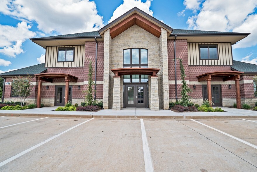 825 W Covell Rd, Edmond, OK for sale - Primary Photo - Image 1 of 1