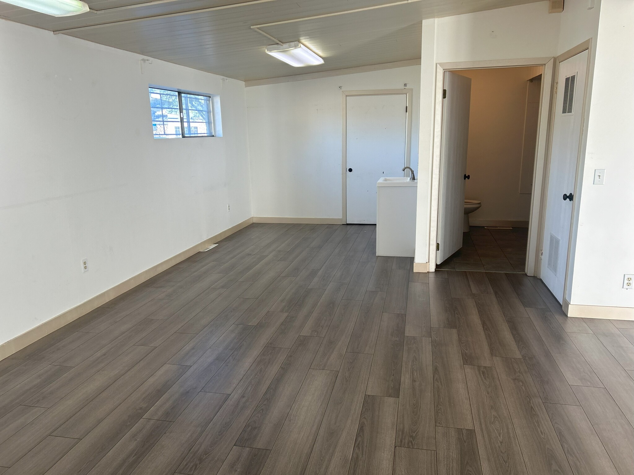 6526 S State St, Murray, UT for lease Interior Photo- Image 1 of 9