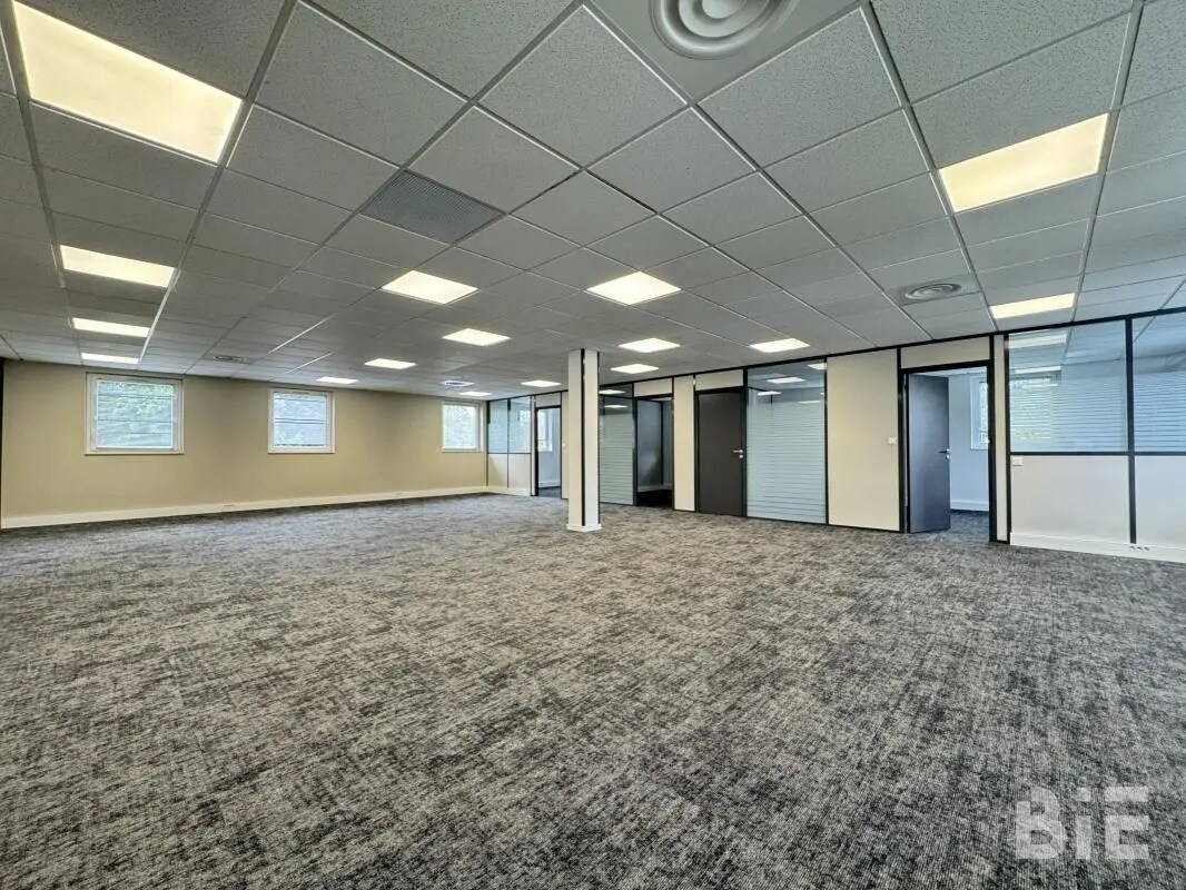 Office in Mérignac for lease Interior Photo- Image 1 of 7