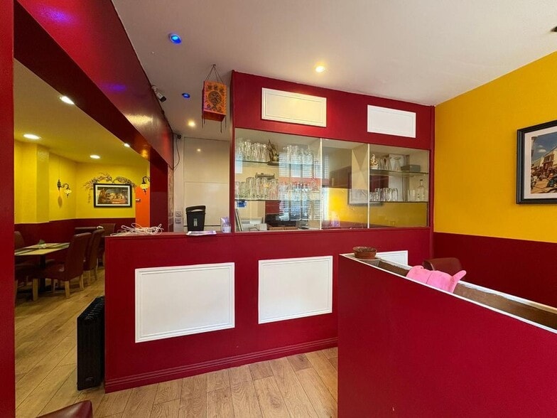 47-49 Duke St, Edinburgh for sale - Interior Photo - Image 2 of 25