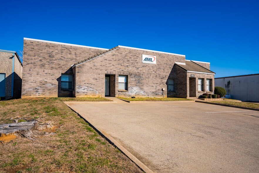2190 Regal Pky, Euless, TX for sale - Building Photo - Image 1 of 1