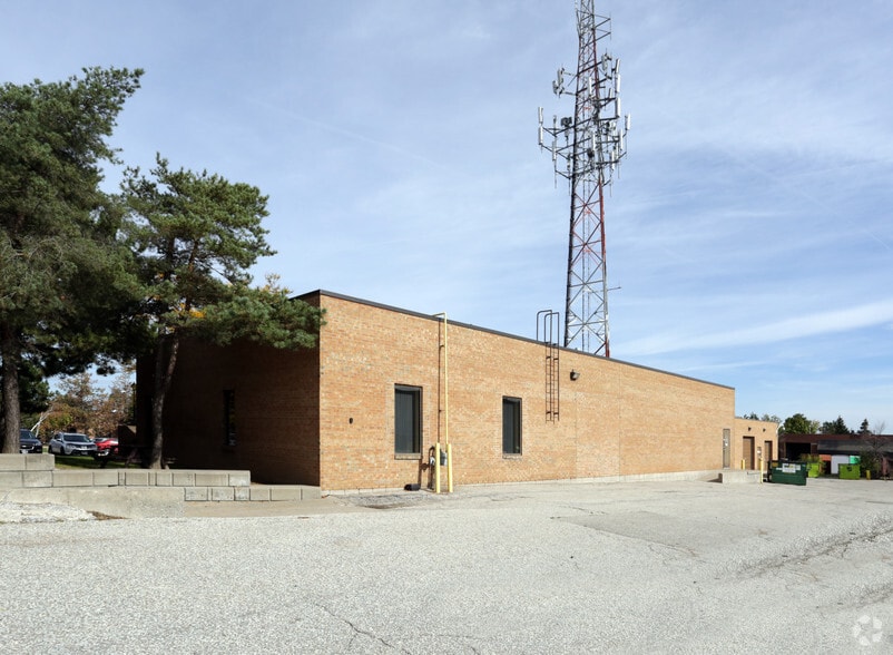 250 Britannia Rd E, Mississauga, ON for sale - Primary Photo - Image 1 of 1