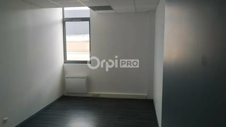 Office in Reims for lease - Interior Photo - Image 3 of 5