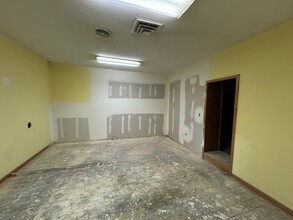 2125 Indiana Ave, Kansas City, MO for lease Interior Photo- Image 2 of 3