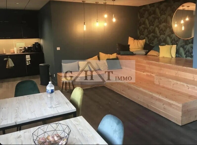 Office in Maisons-Alfort for sale - Interior Photo - Image 2 of 2