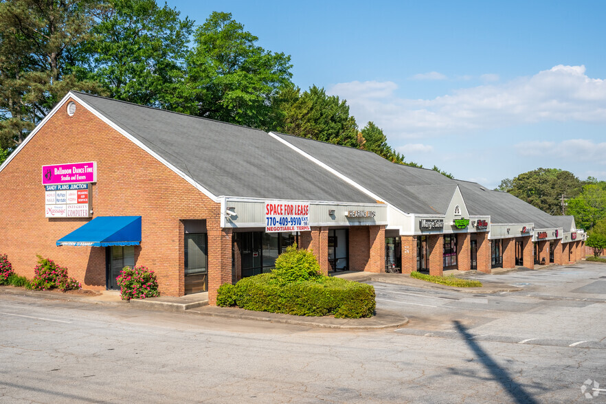 2635 Sandy Plains Rd, Marietta, GA for lease - Building Photo - Image 1 of 17