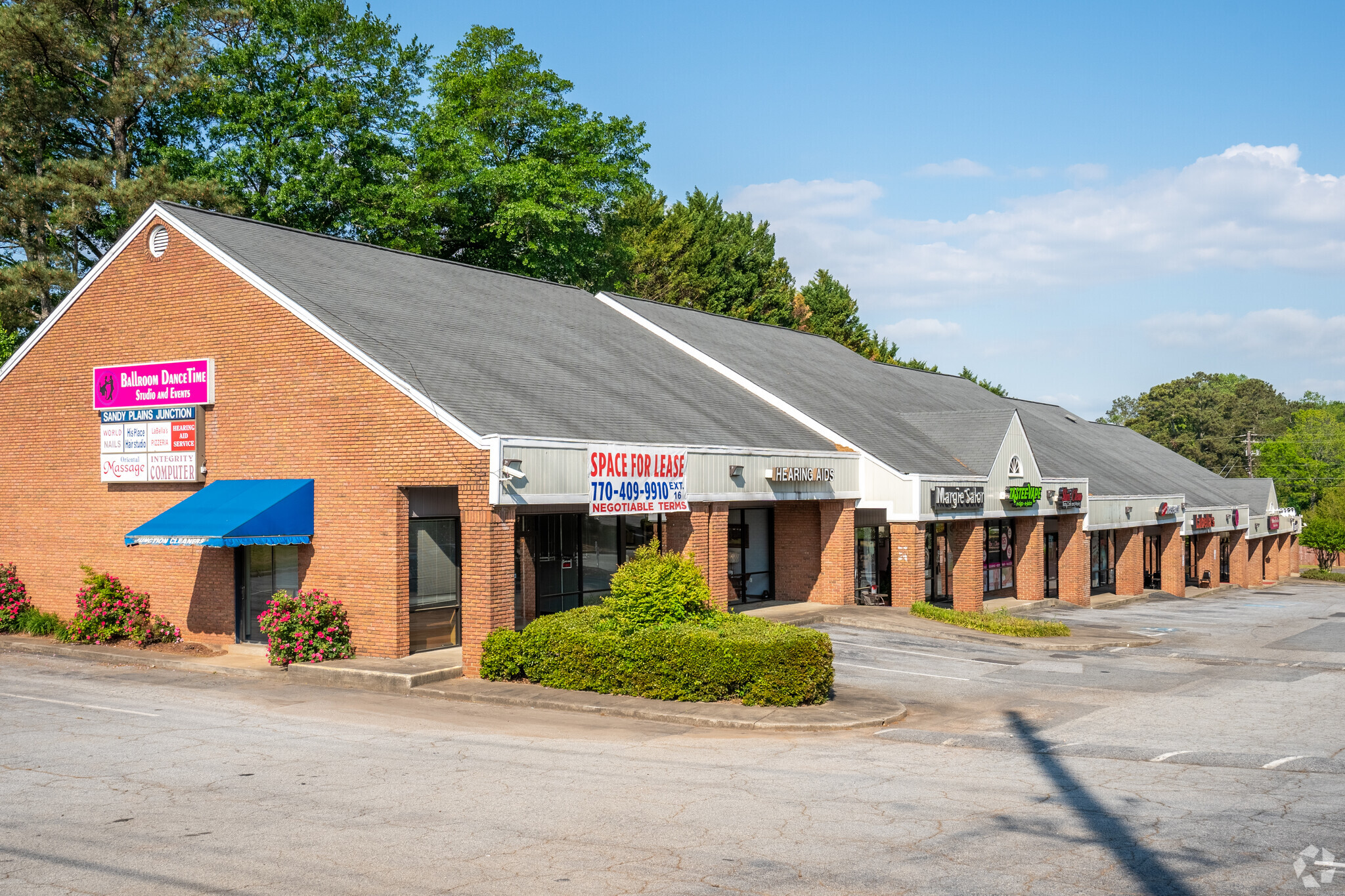 2635 Sandy Plains Rd, Marietta, GA for lease Building Photo- Image 1 of 18