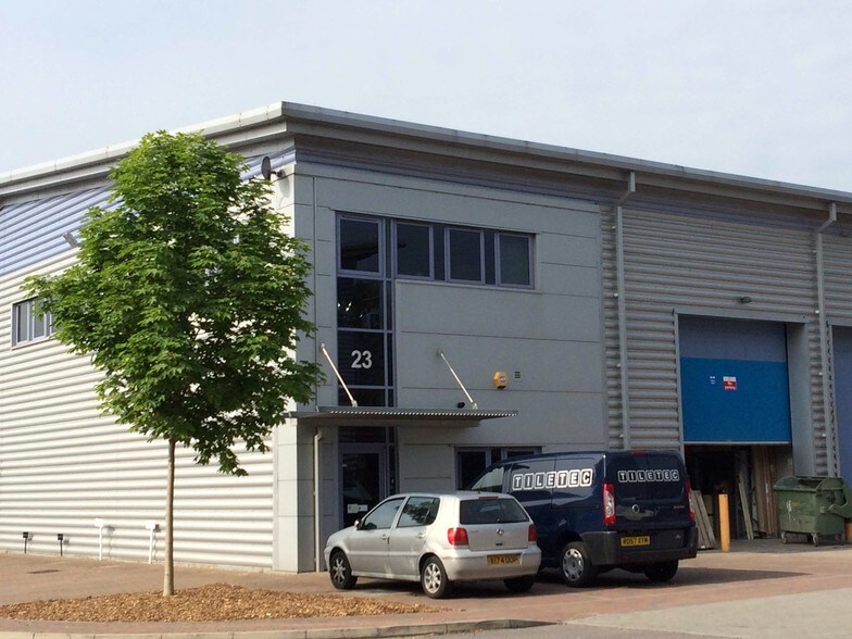 1923 Avro Way, Weybridge, SRY KT13 0YF