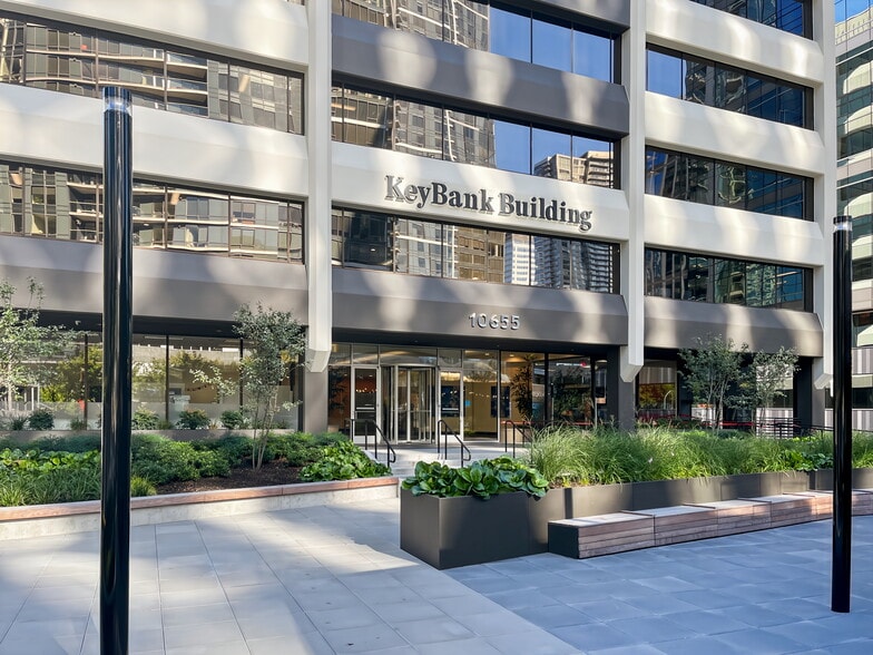 10655 NE 4th St, Bellevue, WA for lease - Building Photo - Image 3 of 19