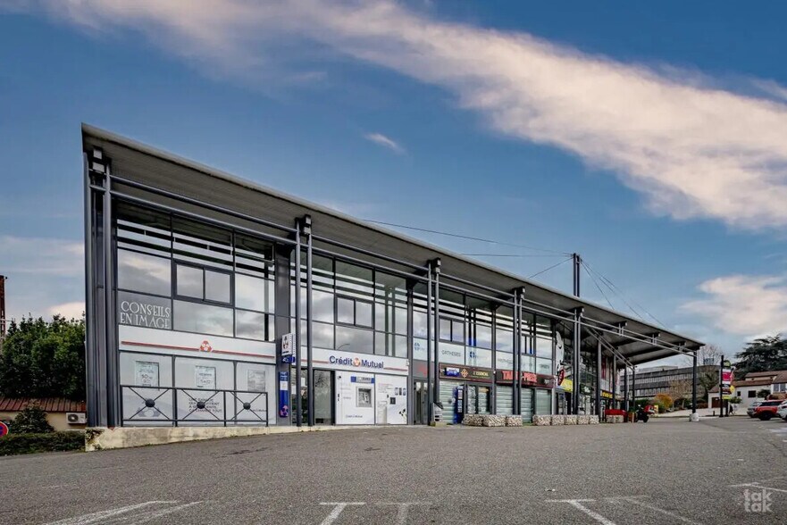 Office in Montauban for lease - Building Photo - Image 1 of 10