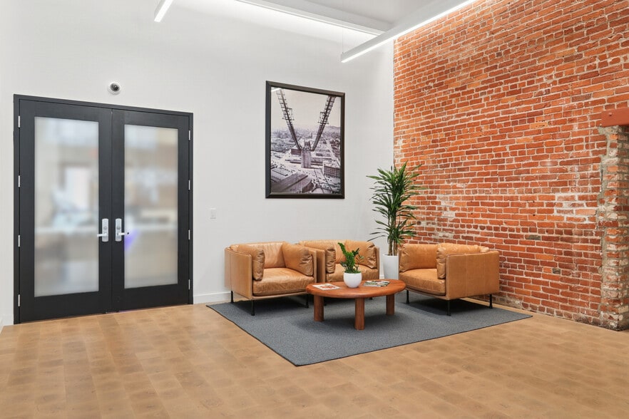 660 3rd St, San Francisco, CA for lease - Lobby - Image 2 of 10