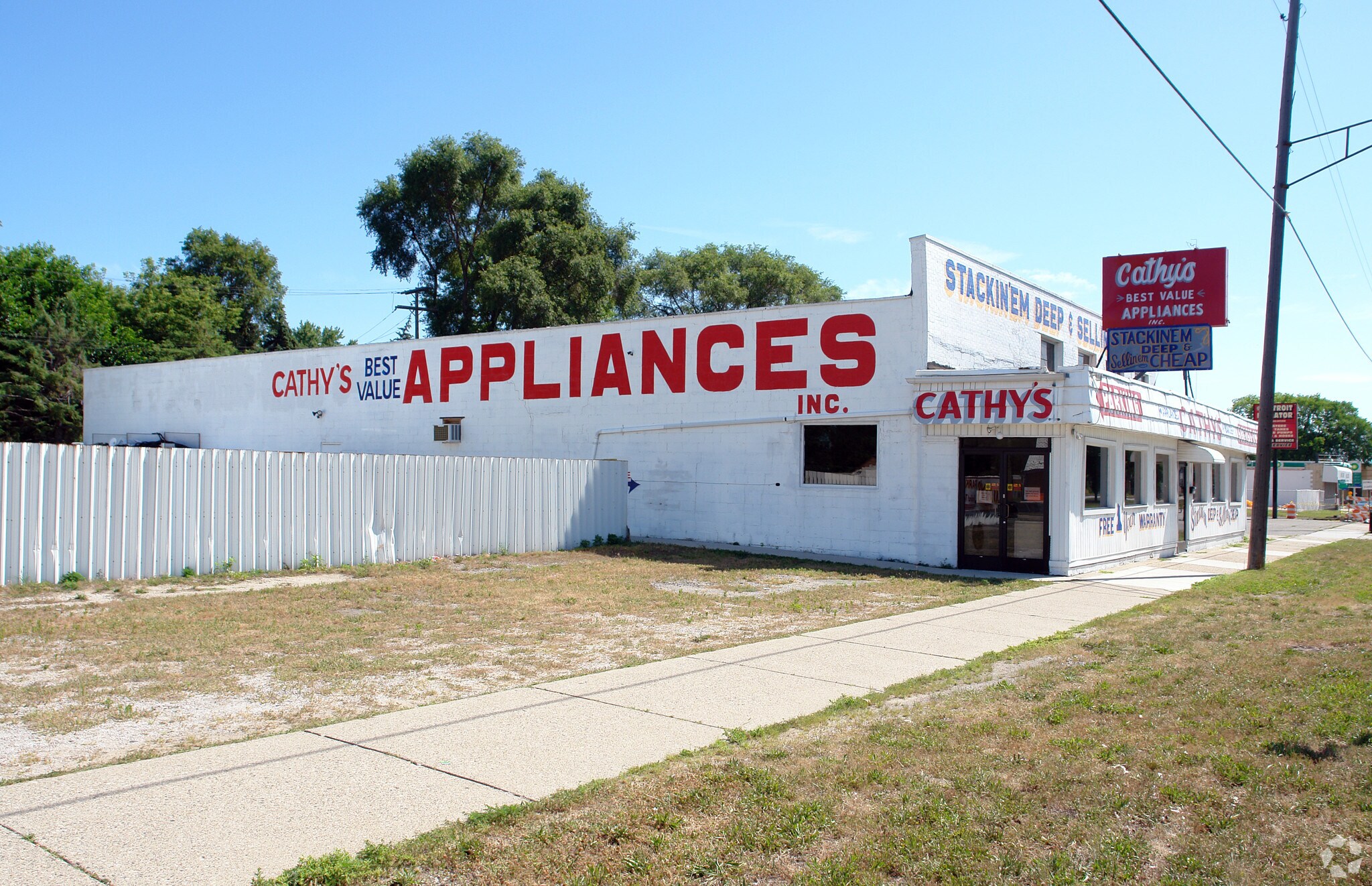 5129 E Eight Mile Rd, Warren, MI for sale Primary Photo- Image 1 of 1