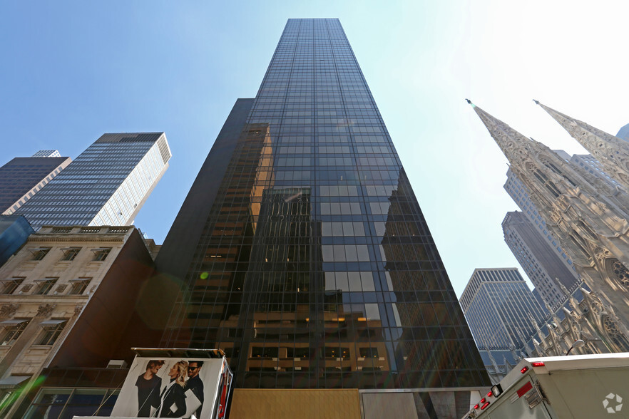 645 Fifth Ave, New York, NY for sale - Building Photo - Image 1 of 1