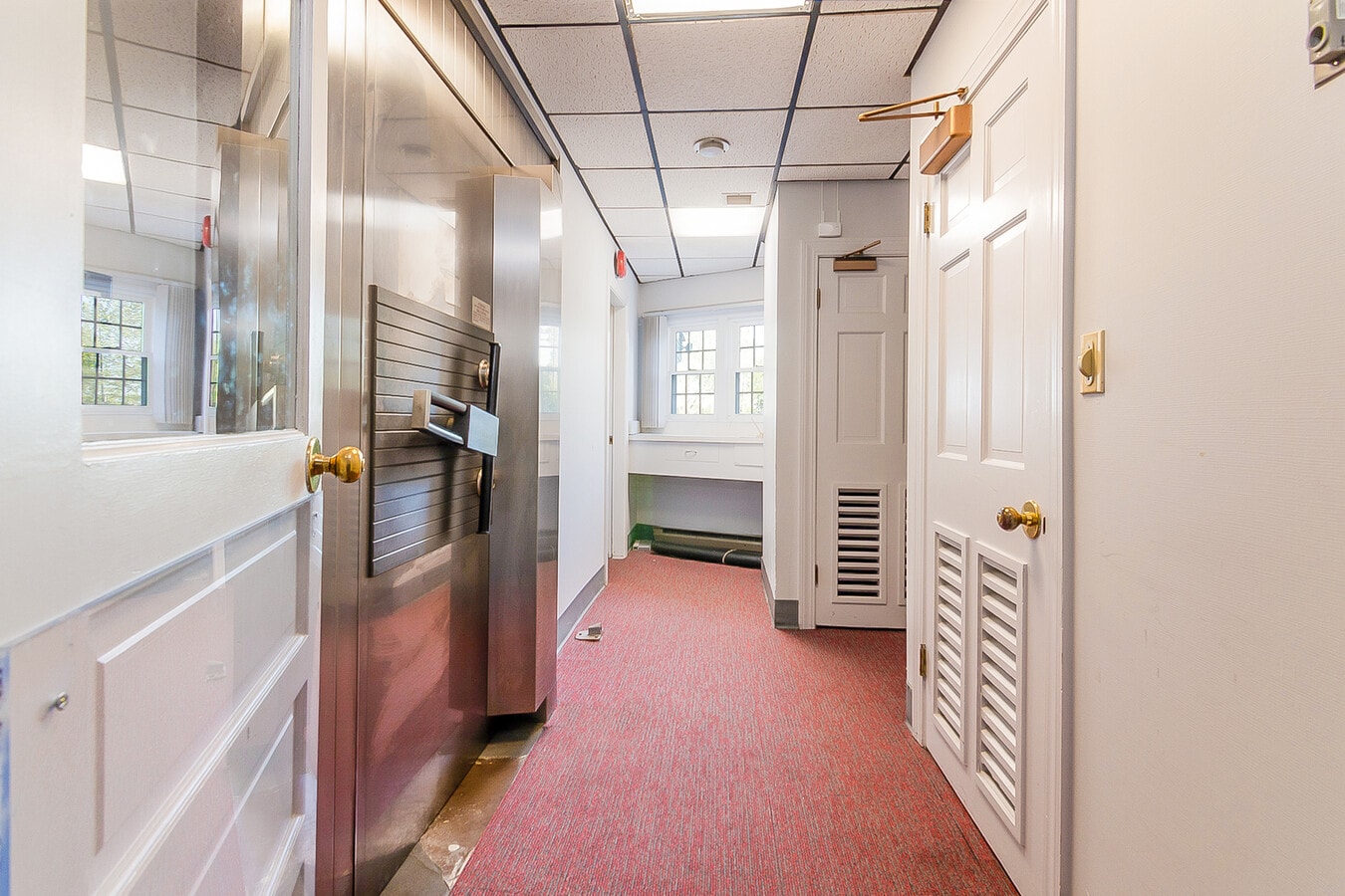 27 Brown St, North Kingstown, RI 02852