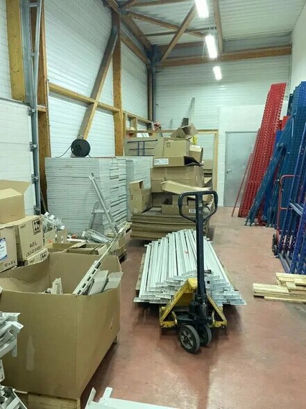 Retail in Plourin-lès-Morlaix for lease - Interior Photo - Image 3 of 3