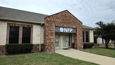 595 Round Rock West Dr, Round Rock, TX for lease Building Photo- Image 1 of 17