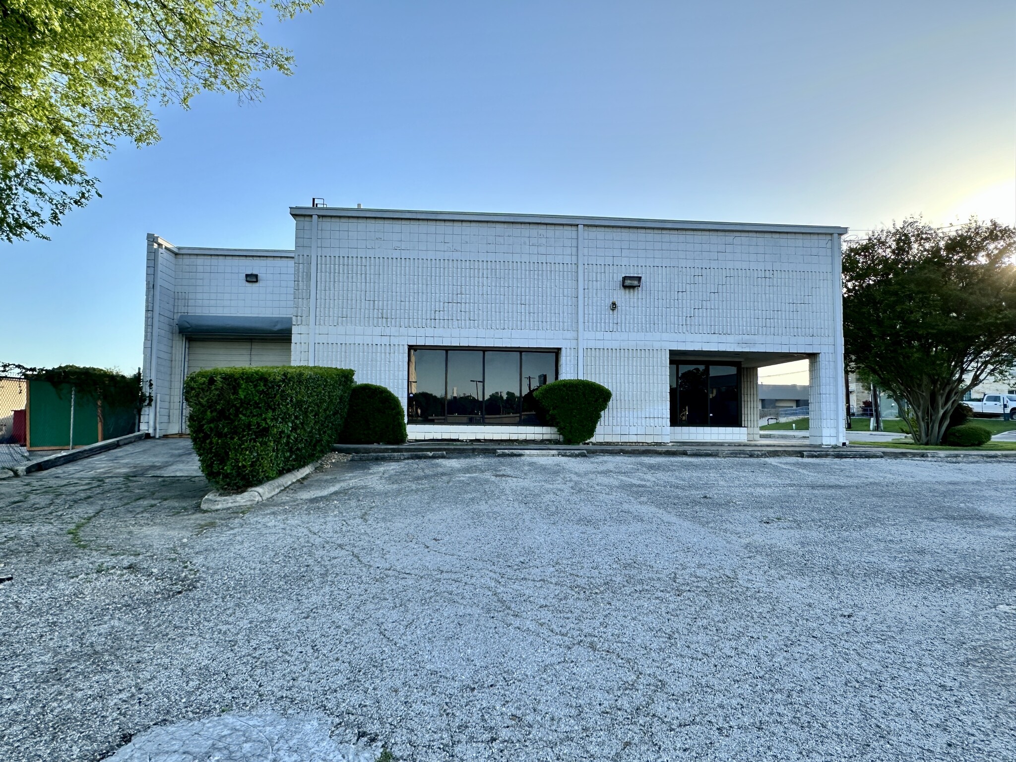 9914-9918 McCullough Ave, San Antonio, TX for lease Building Photo- Image 1 of 19