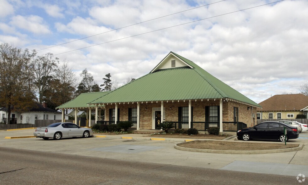200 W Hickory St, Ponchatoula, LA for sale - Primary Photo - Image 1 of 1