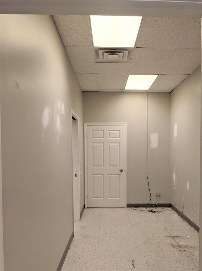 2505 E Oakland Ave, Bloomington, IL 61701