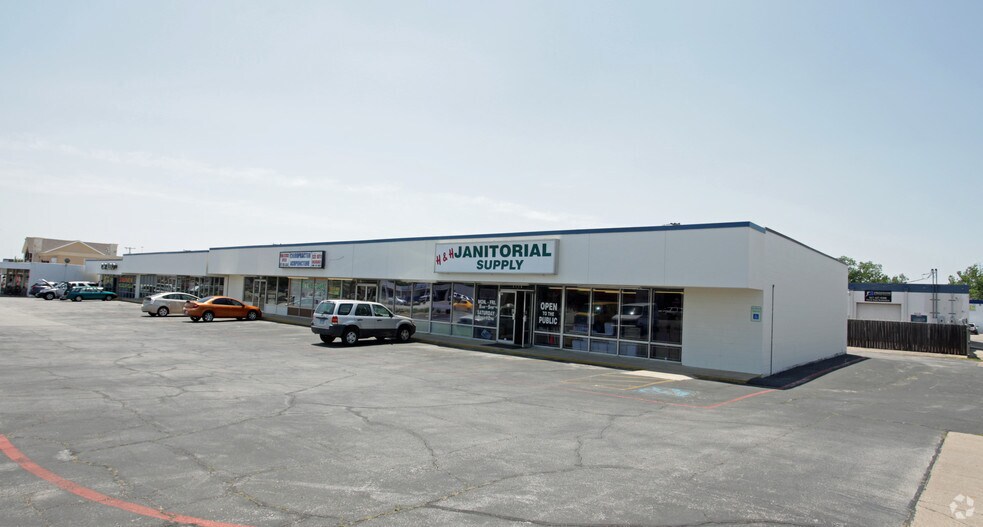 5113 Davis Blvd, North Richland Hills, TX for lease - Building Photo - Image 1 of 6