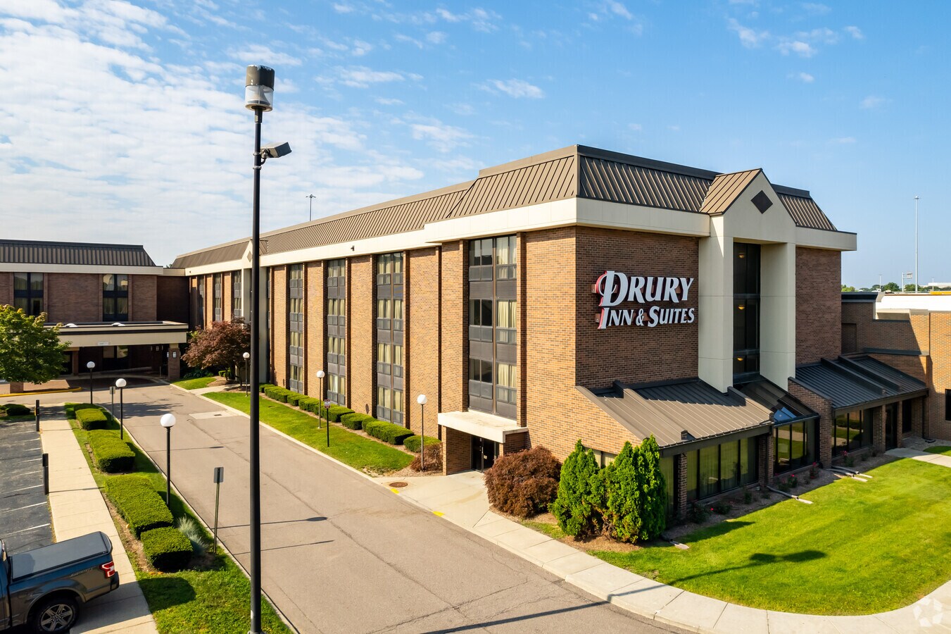 575 W Big Beaver Rd, Troy, MI 48084