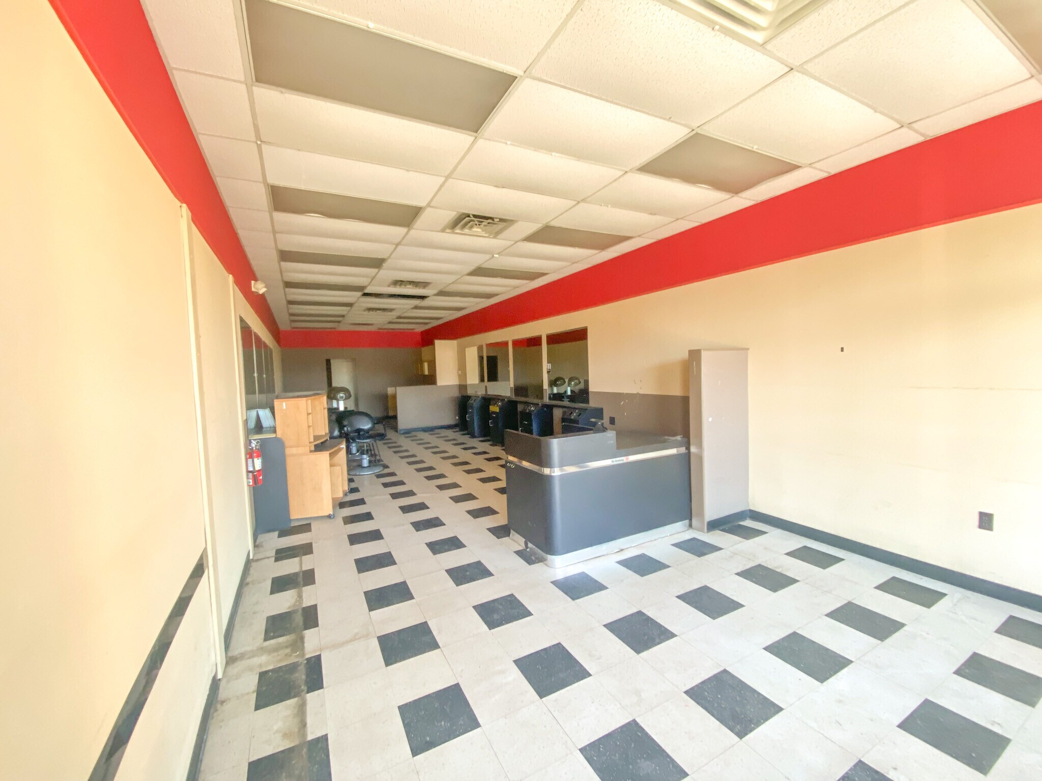 224 N Logan Blvd, Burnham, PA for lease Interior Photo- Image 1 of 1