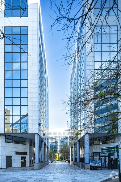 10 Boulevard Du Mont D'Est, Noisy-le-Grand for lease - Building Photo - Image 3 of 4