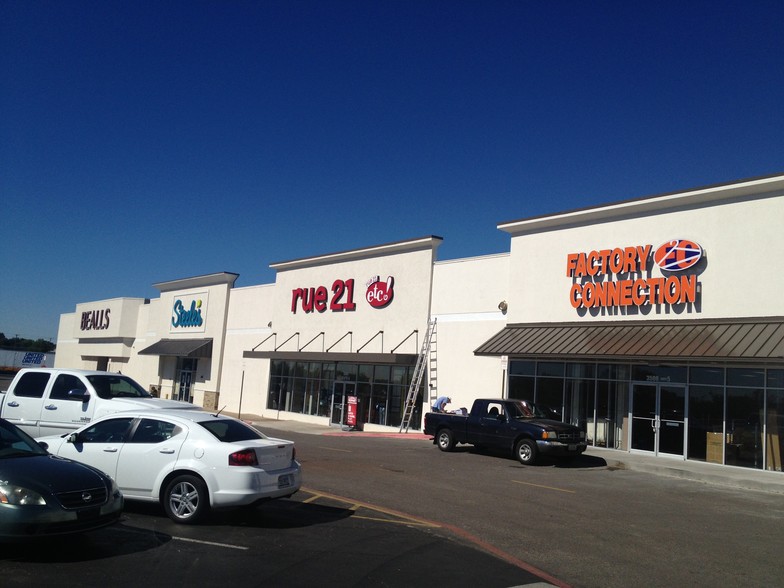 3500 W 7th Ave, Corsicana, TX, 75110 Retail Space For Lease