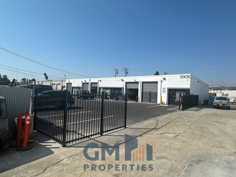 12105 E Slauson Ave, Santa Fe Springs, CA for lease - Building Photo - Image 1 of 11