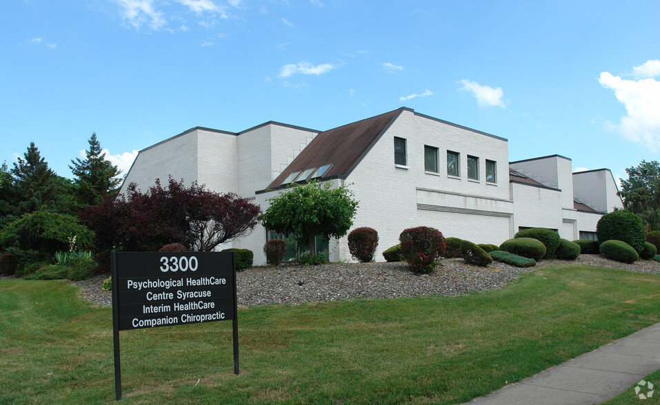 3300 James St, Syracuse, NY for lease - Building Photo - Image 3 of 9