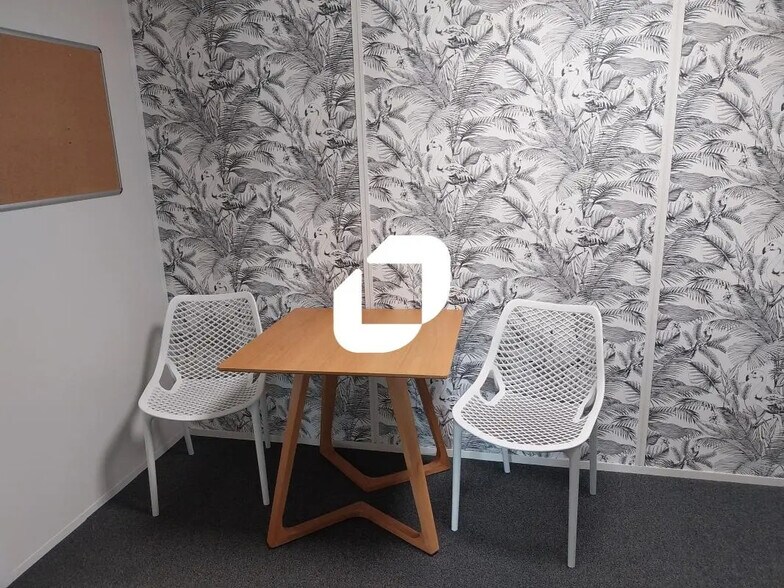 Office in Échirolles for lease - Interior Photo - Image 2 of 13