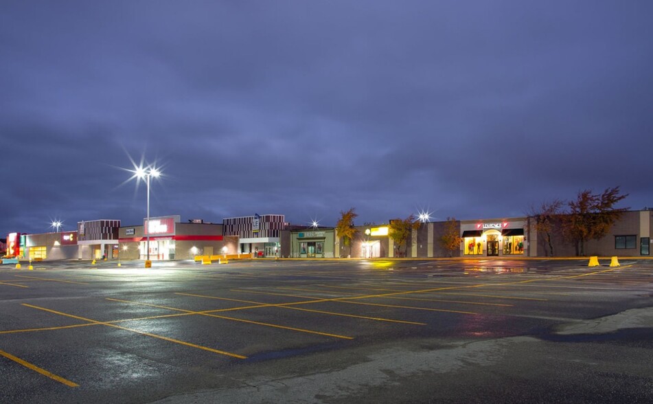 3460 Blvd Saint-Francois, Le Fjord-du-Saguenay, QC for lease - Primary Photo - Image 1 of 6