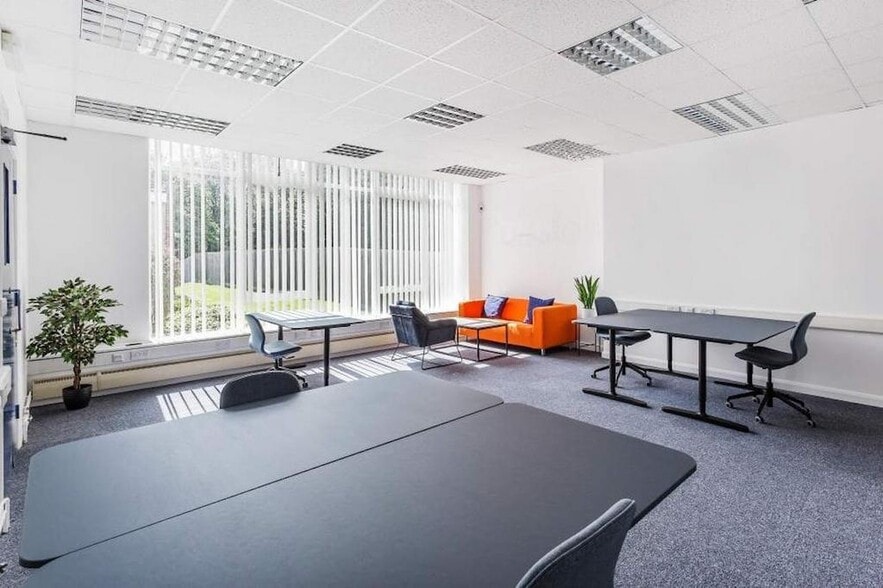 The Cmn, Cranleigh for lease - Building Photo - Image 2 of 6