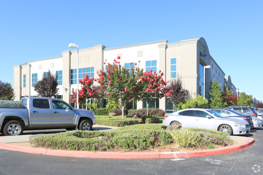 2000-2100 S McDowell Boulevard Ext, Petaluma, CA for lease - Building Photo - Image 3 of 12