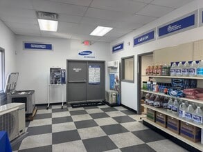 4701 Commercial Dr NW, Huntsville, AL for lease Building Photo- Image 2 of 13