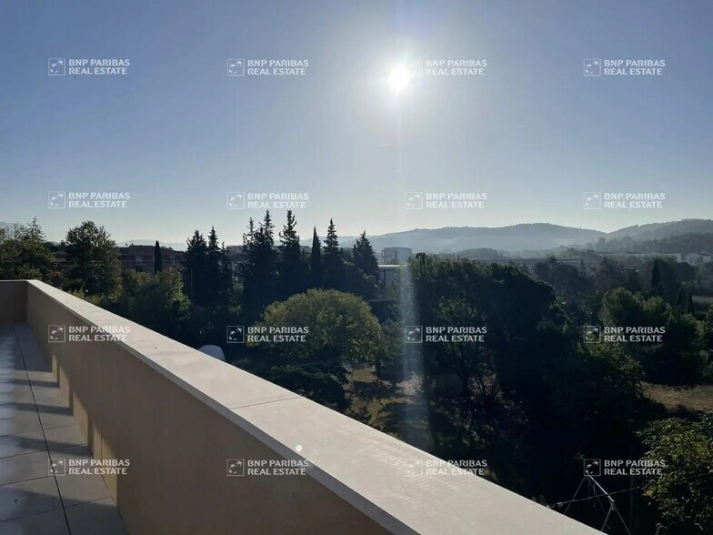 Office in Aix-en-Provence for sale - Building Photo - Image 3 of 10