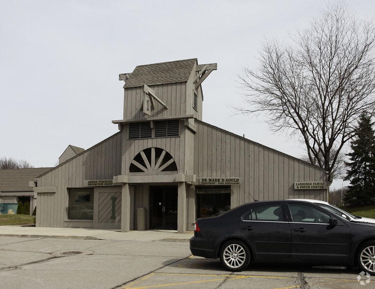 445-457 Avon Belden Rd, Avon Lake, OH for lease - Building Photo - Image 2 of 8