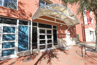 1800 W University Ave, Gainesville, FL for lease Building Photo- Image 2 of 16