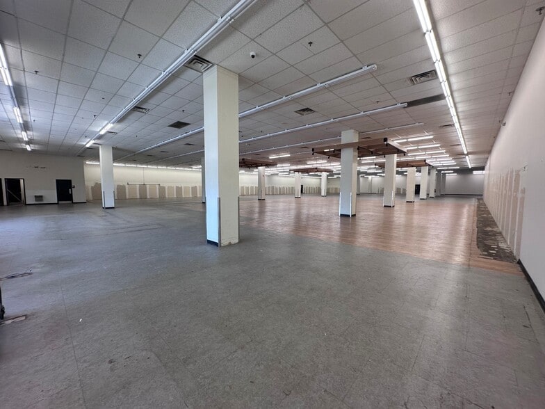 1100 Jefferson Rd, Rochester, NY for lease - Interior Photo - Image 3 of 8