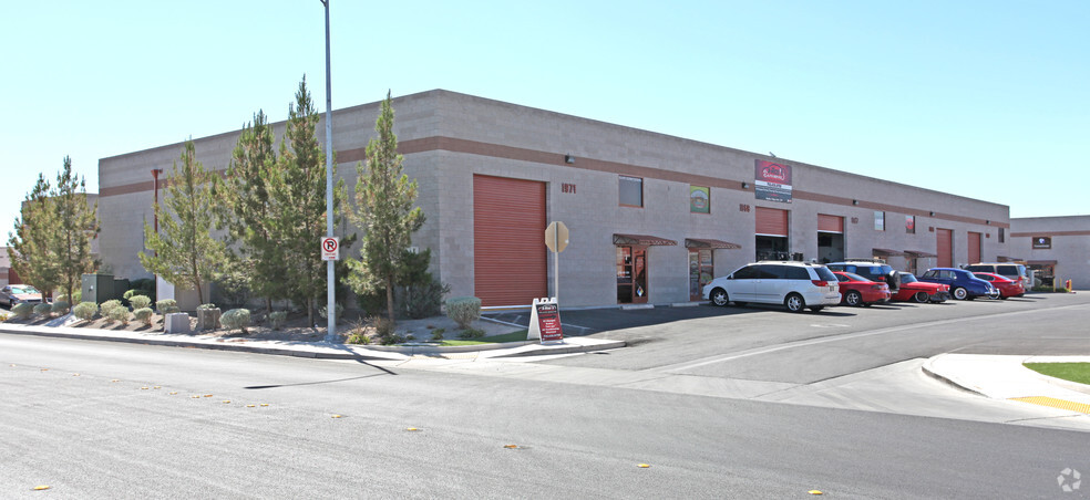 1963-1971 Whitney Mesa Dr, Henderson, NV for lease - Primary Photo - Image 1 of 25