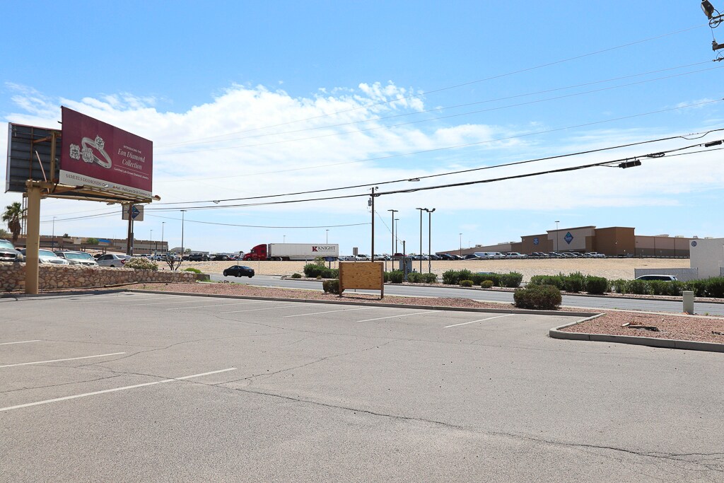 11325 Pellicano Dr, El Paso, TX 79936