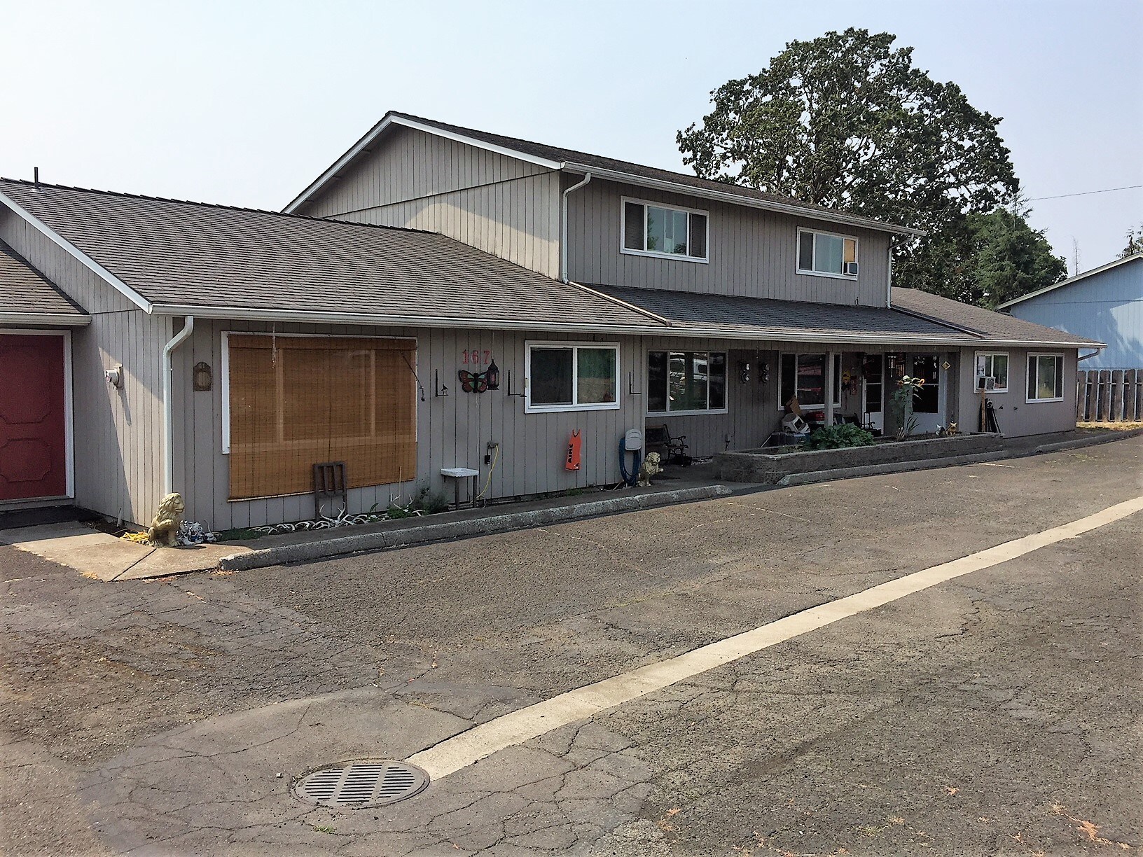 167-175 NE Fern Ct, Dallas, OR for sale Primary Photo- Image 1 of 1