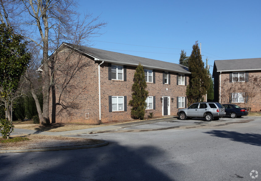 393 Stone Mountain St, Lawrenceville, GA for sale - Primary Photo - Image 1 of 17