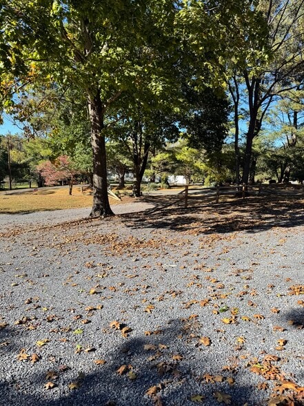 150 Chapel Rd, Middletown, VA for sale - Building Photo - Image 2 of 4