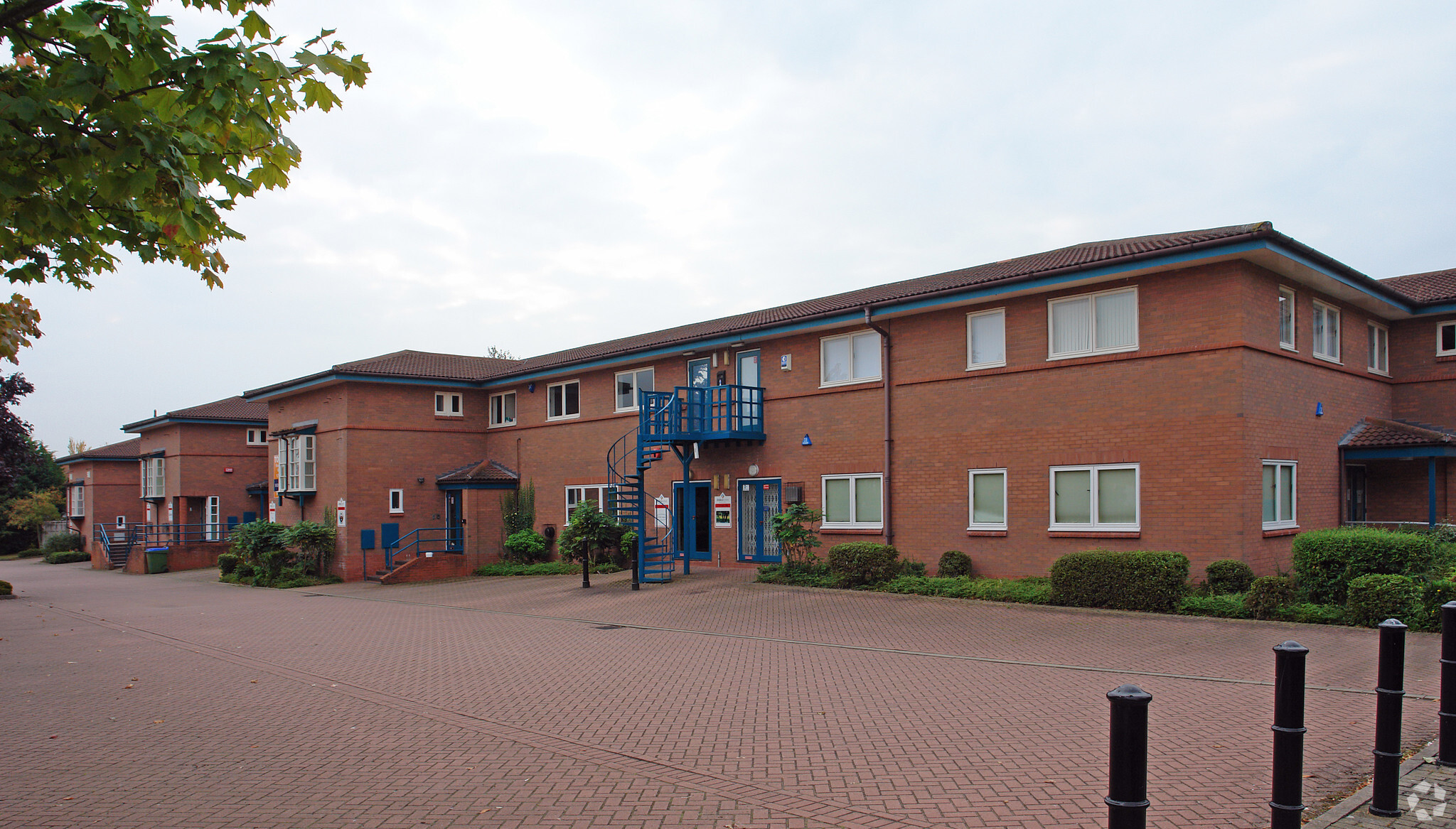 Crown Hl, Milton Keynes for lease Primary Photo- Image 1 of 5